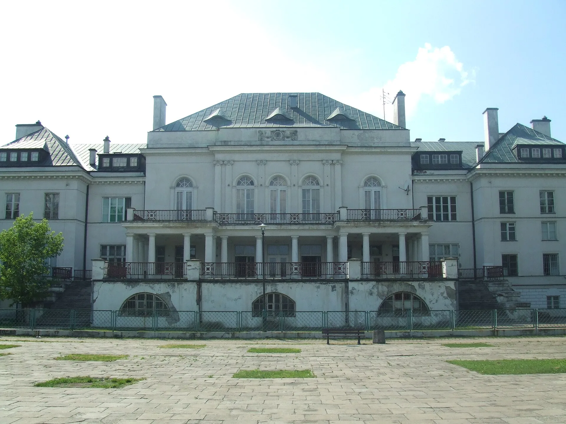 Otwock - Otwock - Liceum im. K. I. Gałczyńskiego (zdjęcie z tyłu)