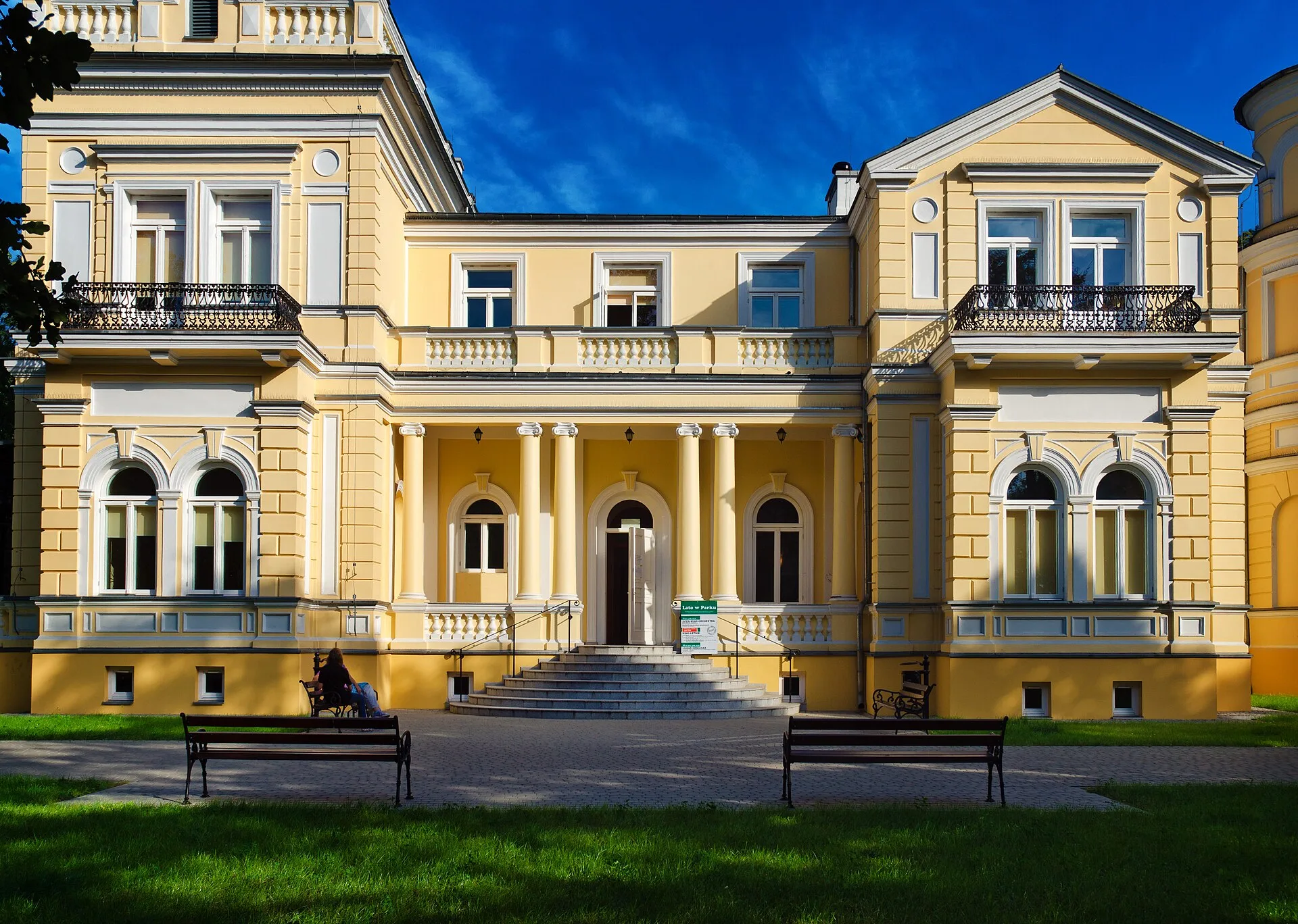 Pruszków - Pałacyk Sokoła Pruszków